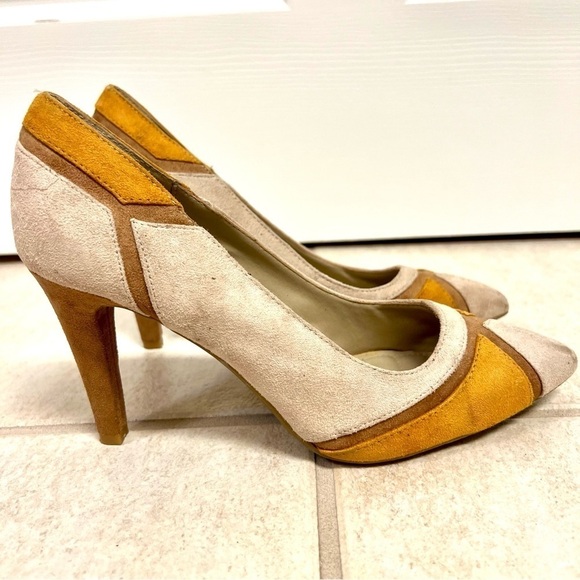 Rialto Womens Morgana Retro suede Pointed Toe Classic Pumps Size 9M patched - Picture 1 of 9